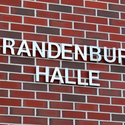 Brandenburg-Halle Eingang